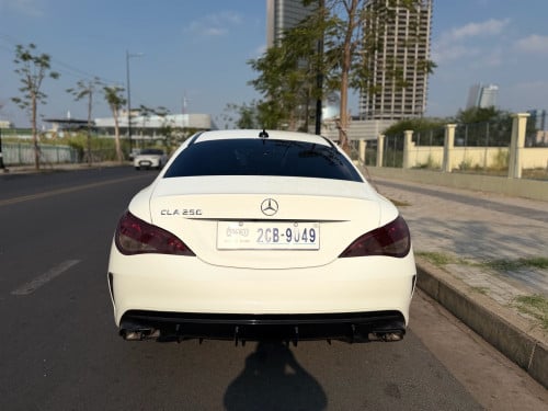 2014 Mercedes CLA 250 បេីកដំបូល​ ម្ចាស់ដេីម​ទី1