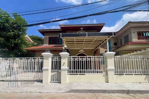 3 Bedroom Villa For Rent In Borey Chomkamon Is Available Now.