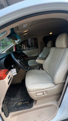 ALPHARD 2011 For Rent /出租