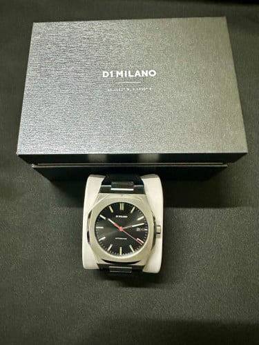 D1 Milano automatic silver new 98% full box