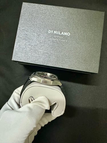 D1 Milano automatic silver new 98% full box