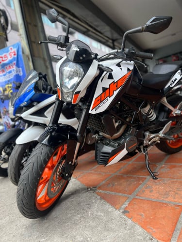 Duke 200 ឆ្នាំ​ 2018 ម៉ូតូ​ស្អាត​ ម៉ាស៊ីន​ហាប់ល្អ​ តំលៃល្អ
