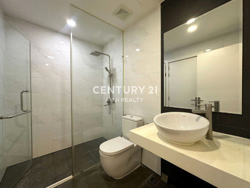 For Rent: J-Tower 1 Specious Modern Studio Unit on Higher Floor
