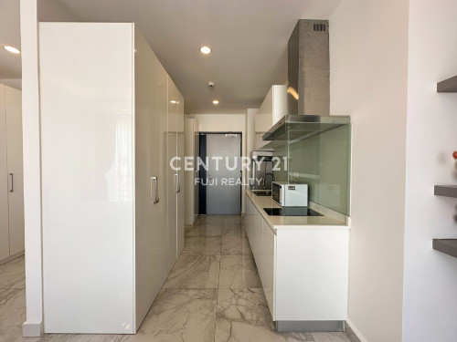 For Rent: J-Tower 1 Specious Modern Studio Unit on Higher Floor