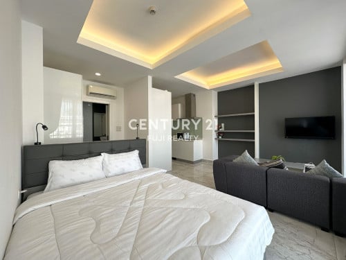 For Rent: J-Tower 1 Specious Modern Studio Unit on Higher Floor