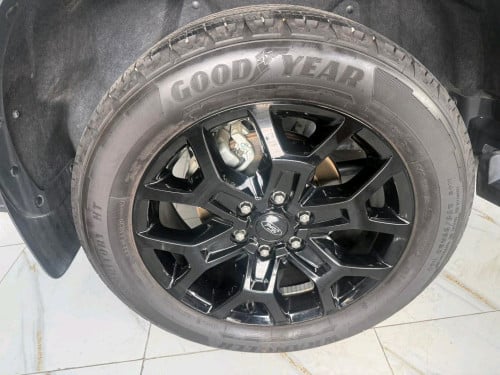 Ford Everest Sport 2025 ស៊ីនមួយជុំ ទើប9000kmជាង