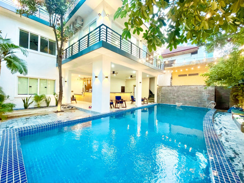 Great studio in villa with pool in BKK1