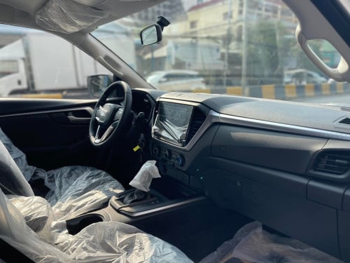 Isuzu D.nax Deluxe 2026 ថ្មី100%