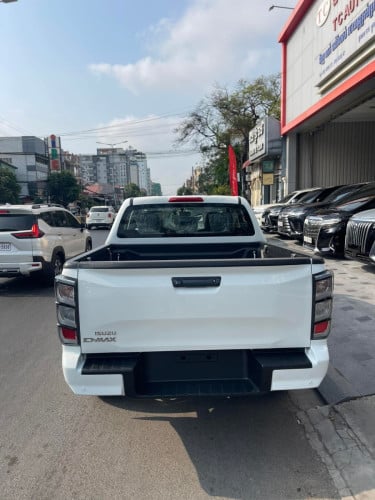Isuzu D.nax Deluxe 2026 ថ្មី100%