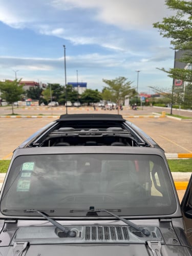 Jeep Rubicon 2021 (Sky One Touch)