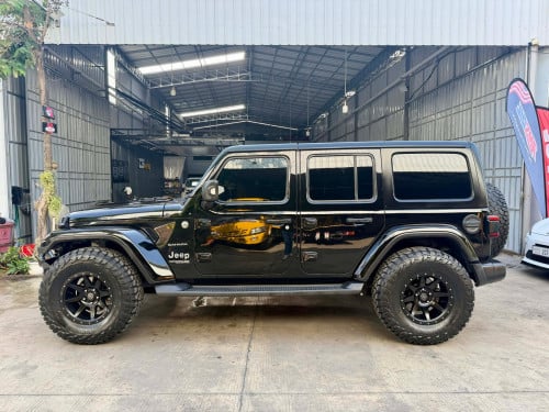 Jeep Wrangler Sahara 2018 Full