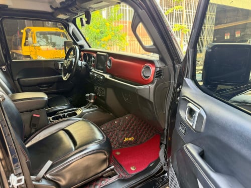 Jeep Wrangler Sahara 2018 Full