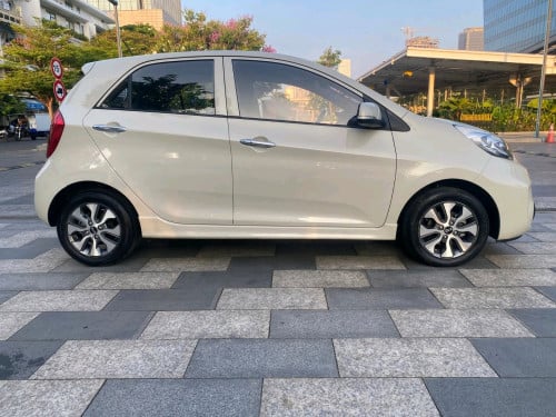 Kia morning ឆ្នាំ2016 full option F sport