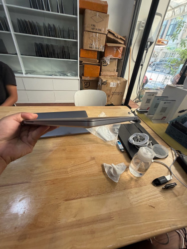 MacBook Pro 2017 15” i7 16G/2T