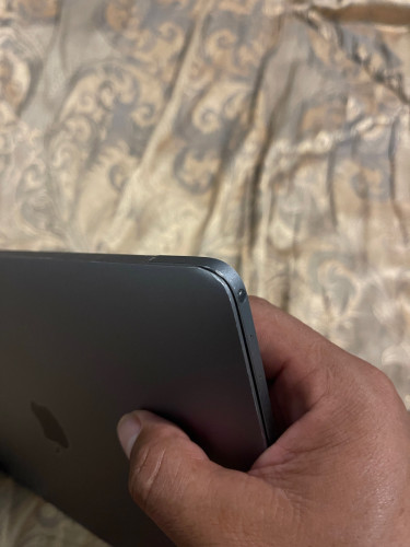 MacBook Retina 12inch 2017 core m3 ល្មមប្រើការងារការិយាល័យ ងាយស្រួលដាក់តាមខ្លួន កាន់ទៅញាំកាហ្វេស្រួល