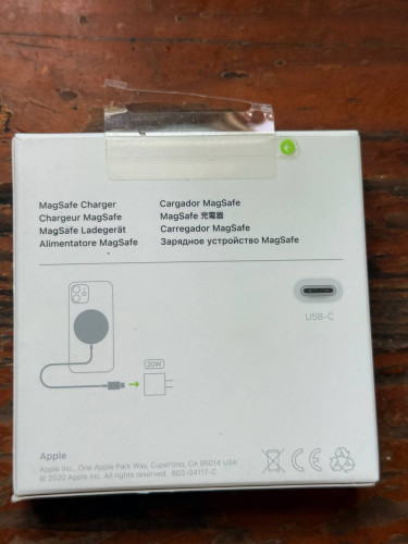MagSafe Apple