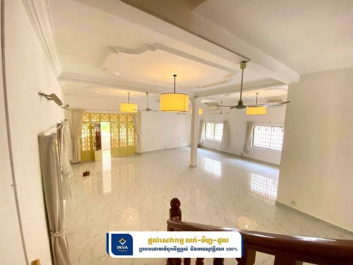 Prime Villa for Rent Near Norton School | Private Pool | Best for Living or Business