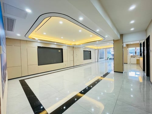 Showroom for rent on Main Road_ Daun Penh_$2000/month_180sqm