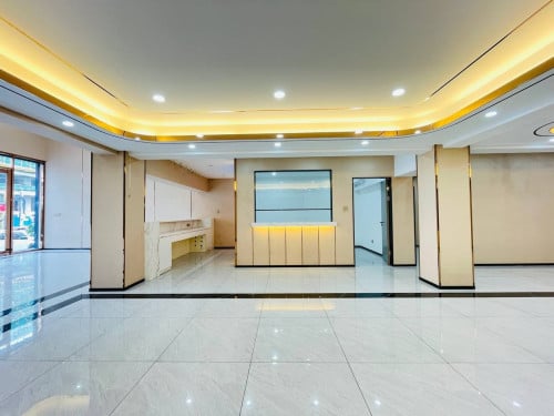 Showroom for rent on Main Road_ Daun Penh_$2000/month_180sqm