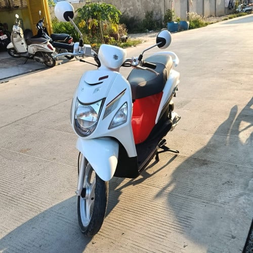 SUZUKI