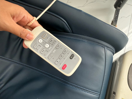 Synca CirC Massage Chair កៅអីម៉ាហ្សា+ម៉ាសុីនម៉ាហ្សាជើងរបស់ជប៉ុនលក់ទាំងអស់ $450 នៅថ្មីមិនសូវប្រើ
