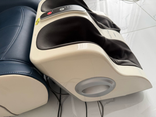 Synca CirC Massage Chair កៅអីម៉ាហ្សា+ម៉ាសុីនម៉ាហ្សាជើងរបស់ជប៉ុនលក់ទាំងអស់ $450 នៅថ្មីមិនសូវប្រើ