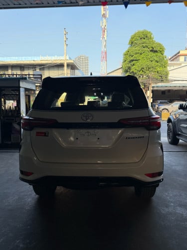 Toyota Fotuner legender 2026