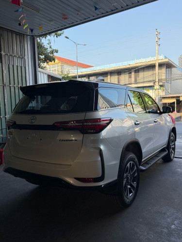 Toyota Fotuner legender 2026