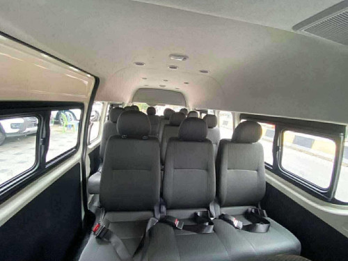 Toyota Hiace 2026 លេខដៃ 16 កៅអី