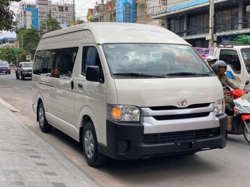Toyota Hiace 2026 លេខដៃ 16 កៅអី
