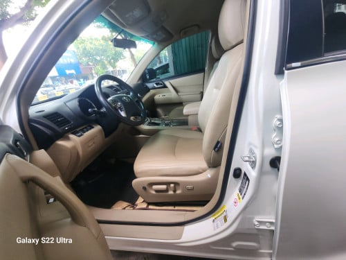 TOYOTA HIGHLANDER 2012