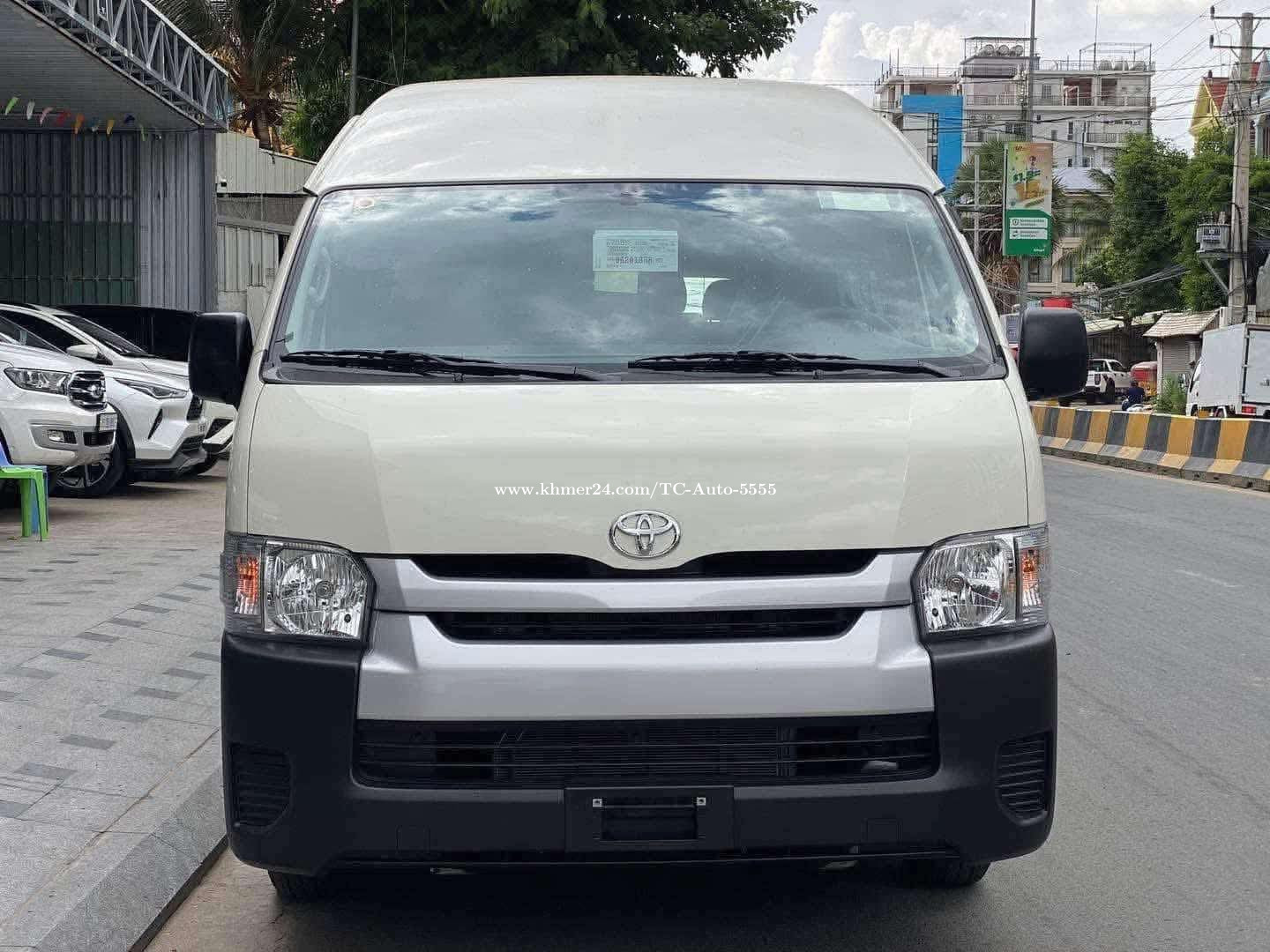 Toyota Hiace 2026 លេខដៃ 16 កៅអី
