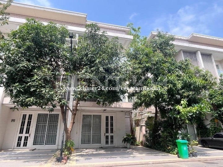 វីឡាកូនកាត់សំរាប់ជួលនៅបុរី ជីបម៉ុង សែនសុខ / Link Villa rent in Borey Chip Mong Sen Sok