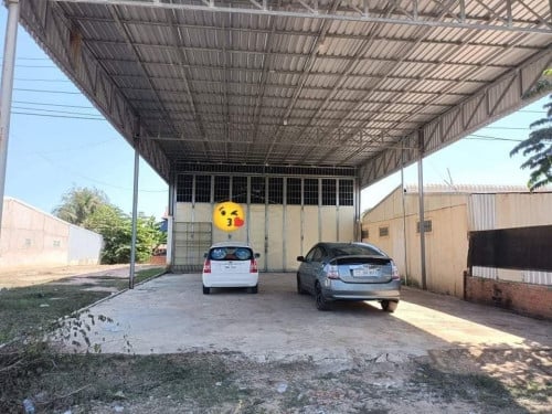 ឃ្លាំង