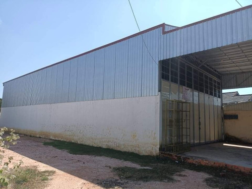 ឃ្លាំង