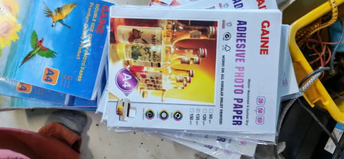ក្រដាស់ sticker នឹង glossy