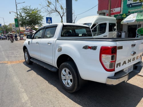 ឡាន​ស្អាត​លក់​នៅ​សៀមរាប​022 Xlt 2.2