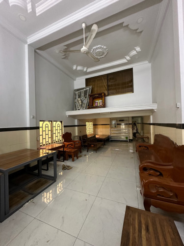 ផ្ទះជួលនៅសឡា ជាន់ផ្ទាល់ដី ចរចារបាន (មានឡៅតឿ2បន្ទប់)