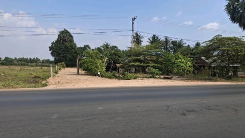 ដីលក់ជាប់ផ្លូវជាតិលេខ3