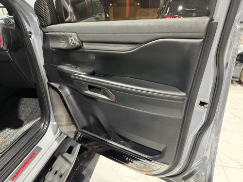 លក់​ Raptor 023 full option V6 សាំង​  ម្ចាស់ដេីម​ផ្ទាល់​ ថ្នាំ​សុីនមួយជុំ​