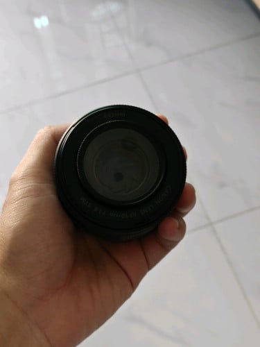 canon RF 50mm f1.8 nee 99%