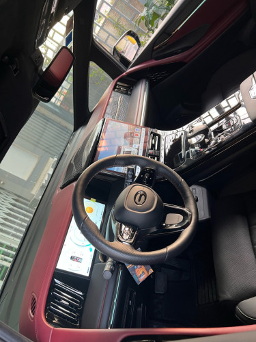 Gac GN8  VIP with driver rental 180