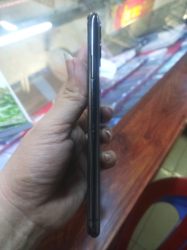 iphone 11pm សានុំ 64g