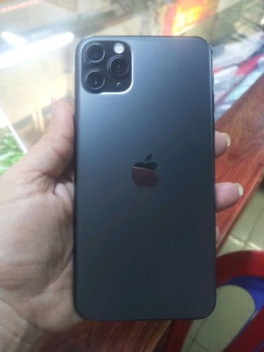 iphone 11pm សានុំ 64g