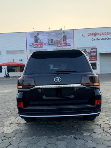 LandCruiser 2013 Up 2021 V8 Fulloption