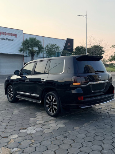 LandCruiser 2013 Up 2021 V8 Fulloption