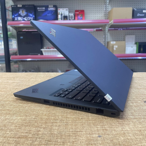 Lenovo ThinkPad T490