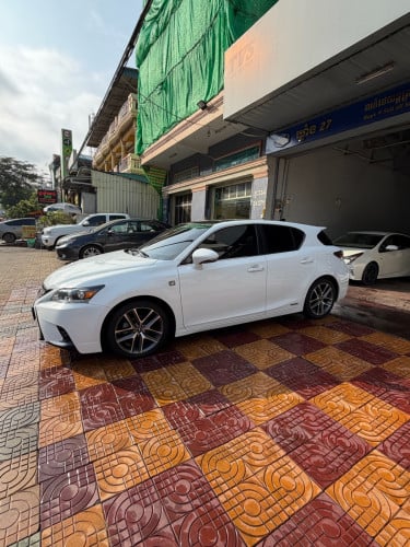 Lexus CT 200h F-sport Full option អាគុយតែមបី 2020 ឡានម្ចាស់ឃ្លាំងផ្ទាល់