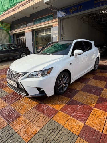 Lexus CT 200h F-sport Full option អាគុយតែមបី 2020 ឡានម្ចាស់ឃ្លាំងផ្ទាល់