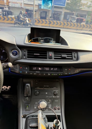 Lexus CT 200h F-sport Full option អាគុយតែមបី 2020 ឡានម្ចាស់ឃ្លាំងផ្ទាល់